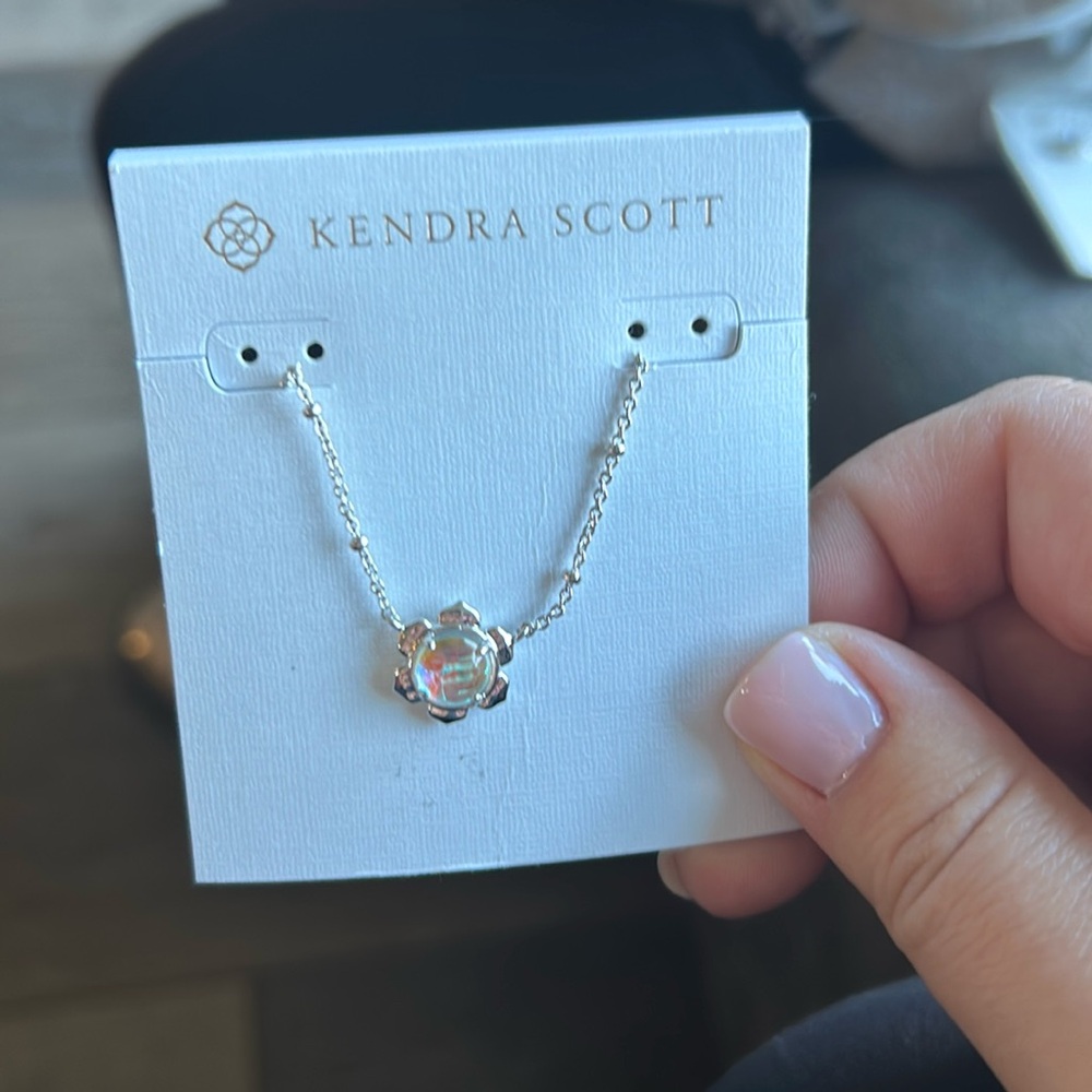 Kendra Scott Susie necklace. Brand new. Never worn!